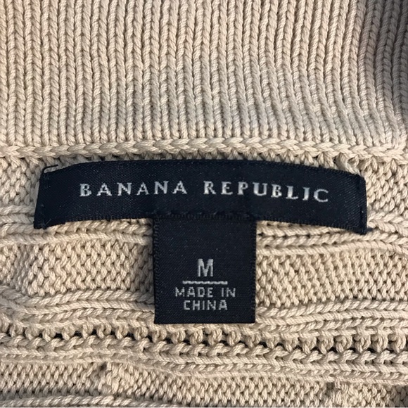 Banana Republic Short Sleeved knitted Cardigan Sweater, Size: M, & Color: Tan - Picture 3 of 8